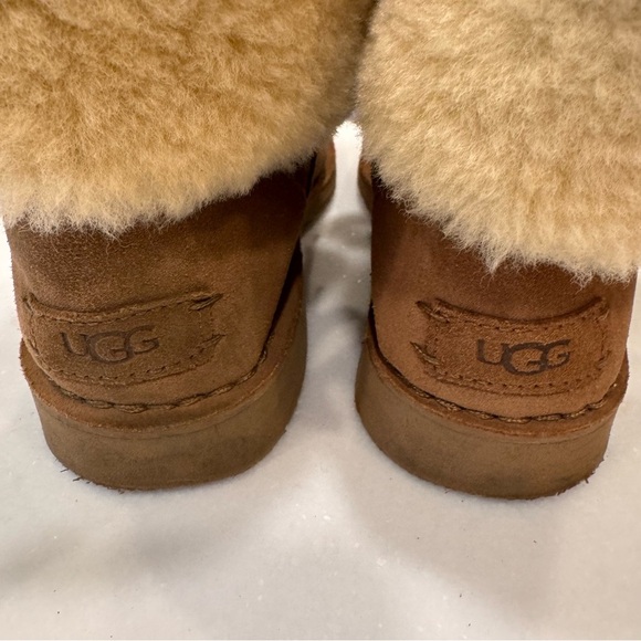 UGG WEYLYN LACE CHESTNUT SHEARLING CUFF BOOTS US 7 EU 38 - Picture 4 of 8
